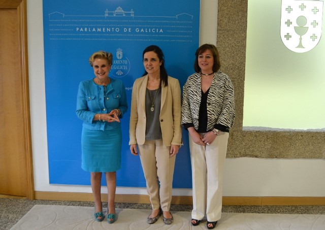 Pilar Rojo recibe no Parlamento á presidenta da Comisión de Igualdade do Congreso dos Deputados